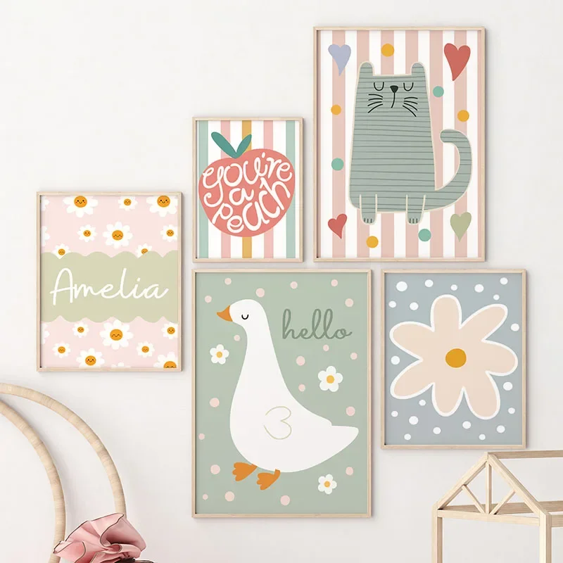 Baby Nursery Art - ภาพวาดบนผ้าใบลายการ์ตูนแมว เป็ด นก แอปเปิ้ล พร้อมชื่อเด็กตามสั่ง สำหรับตกแต่งผนังห้องเด็ก