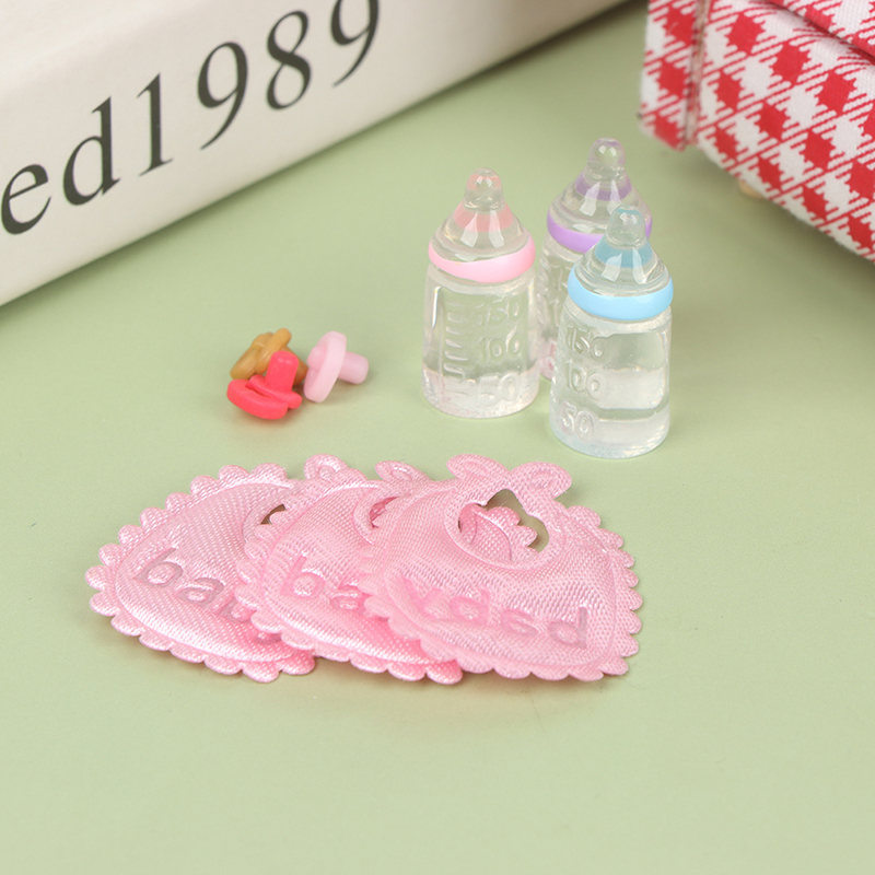 Baby Nursery Kit - 1:12 ตุ๊กตาบ้านตุ๊กตา ชุดขวดนมจิ๋ว จุกนมหลอก ผ้ากันเปื้อน ชุดของขวัญอุปกรณ์เสริมสำหรับเด็ก