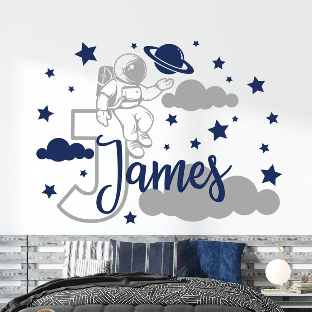 Baby Nursery Decor Boy - Custom ชื่อการ์ตูนนักบินอวกาศอวกาศ Star Cloud สติ๊กเกอร์ติดผนังรูปลอก Boy